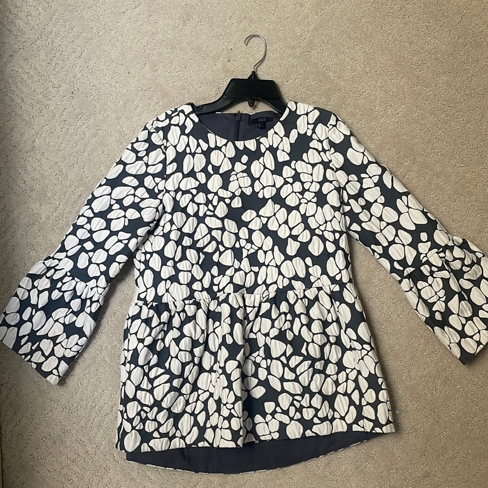 CUTE abstract peplum shirt